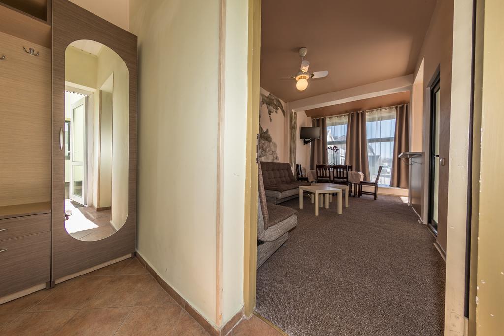 Medziotoju Kiemelis Hotel Паланга Екстериор снимка